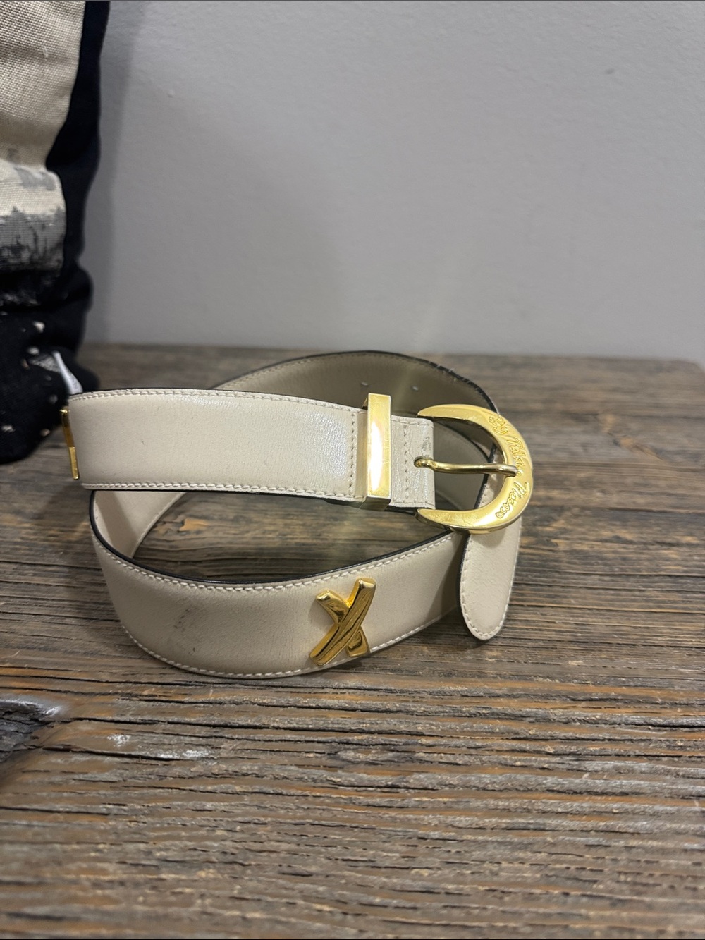 Paloma Picasso Cream Leather Belt with Gold X Accent - L/80(as is)